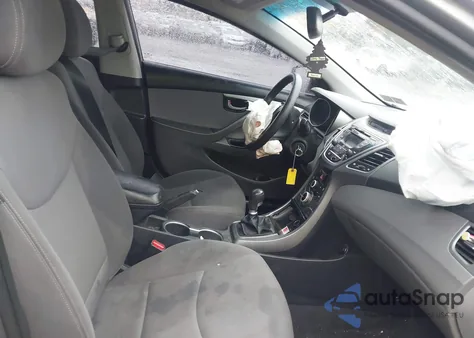 2016 Hyundai Elantra Se z USA, uszkodzony, nr VIN KMHDH4AE9GU542708